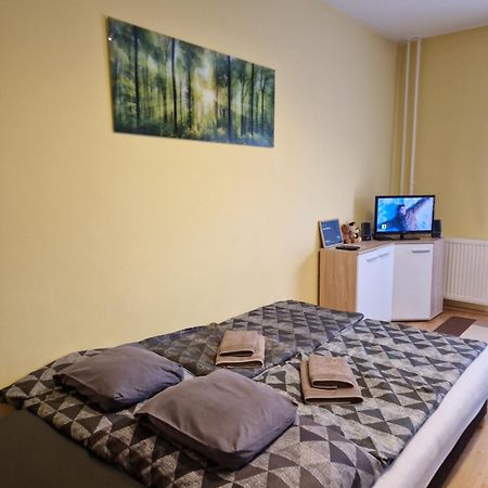 Casa Victoria Apartment Pecs Bagian luar foto