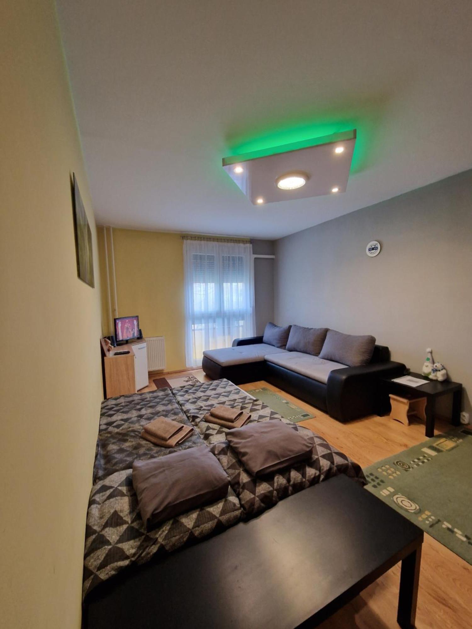 Casa Victoria Apartment Pecs Bagian luar foto